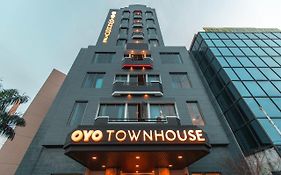 Super Oyo Townhouse 1 Hotel Salemba